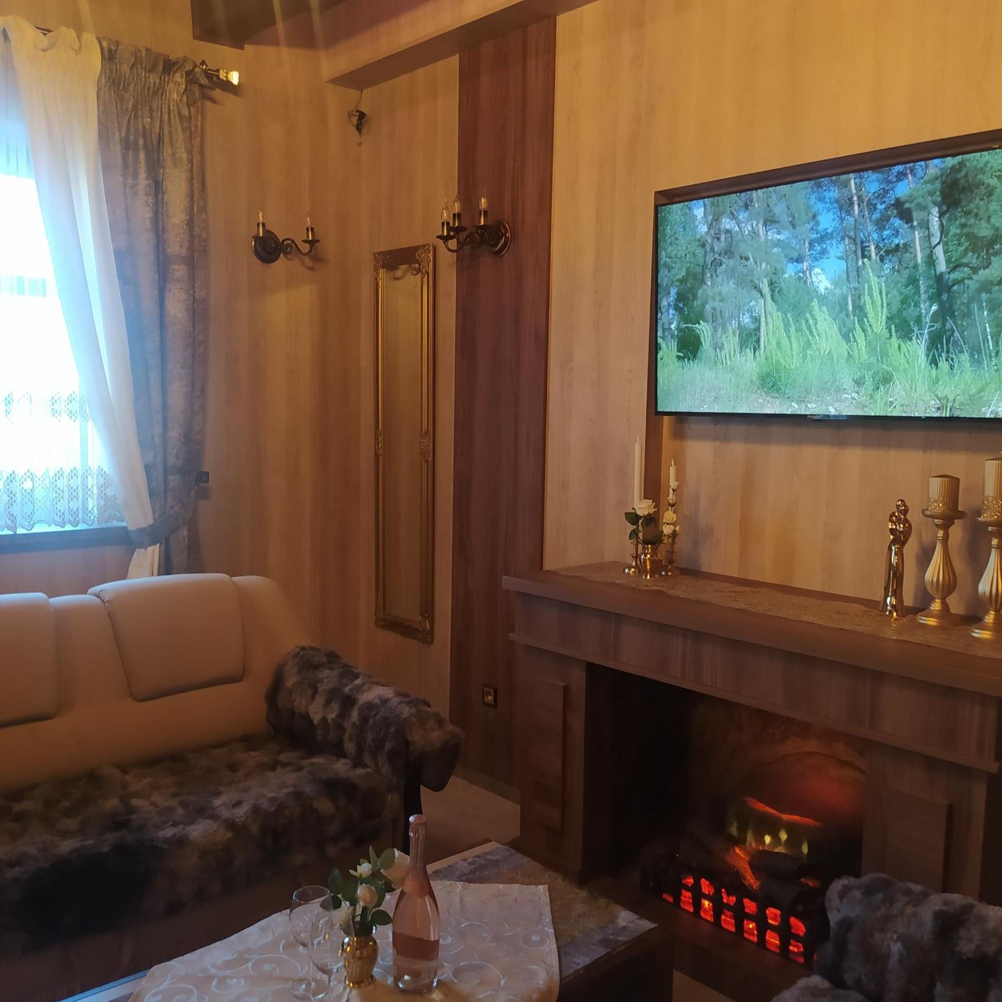 Dworek Biala Dama Pokoje Z Klimatyzacja Gniezno Zewnętrze zdjęcie